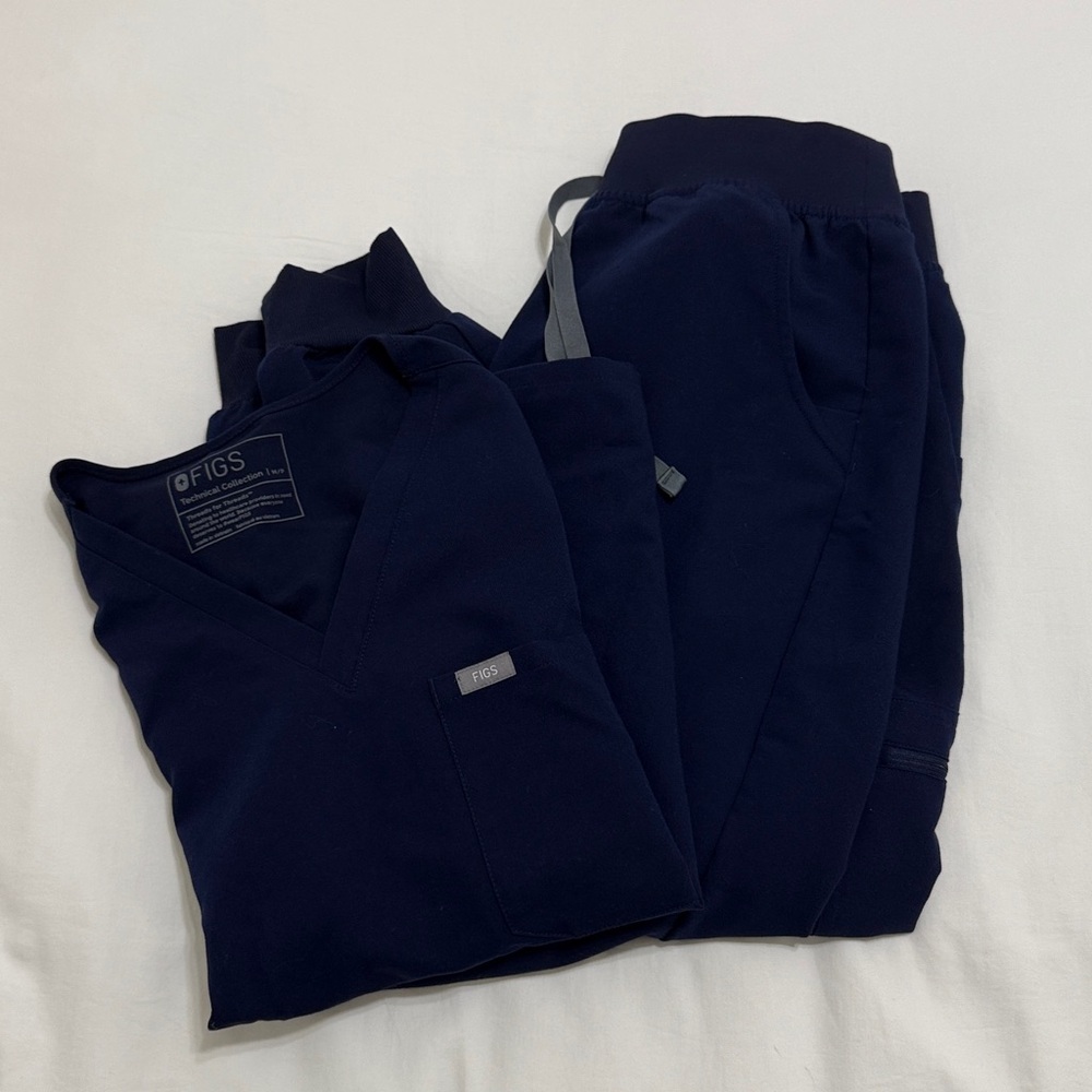 NWOT Figs Navy Set - Petite Medium